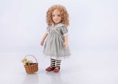 Lot 4 - A limited edition R John Wright Goldilocks and the Three Bears Goldilocks felt Doll