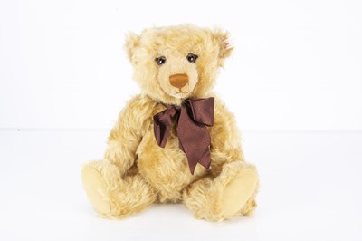 Lot 4 - A Steiff Year 2000 Teddy Bear Blond 43