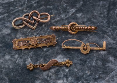 Lot 19 - Five gold bar brooches