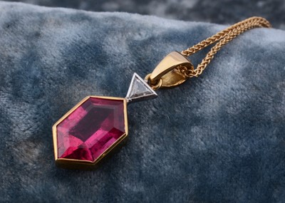 Lot 165 - An 18ct gold rubellite and diamond drop pendant