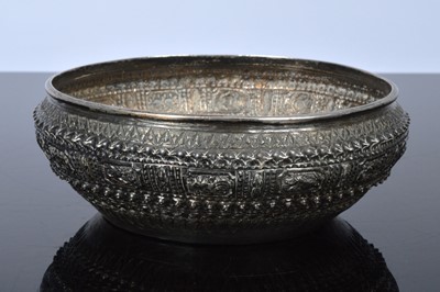 Lot 291 - An early 20th century Indian silver bowl