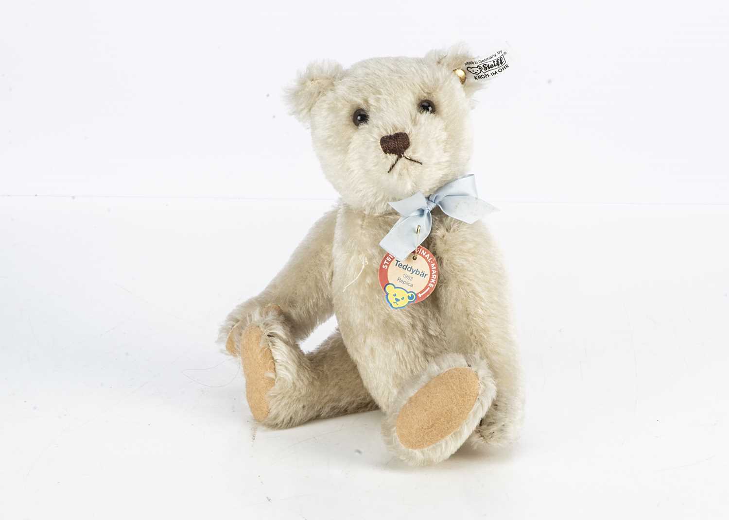 Lot 45 - A Steiff limited edition Teddy Bear 1953 Replica