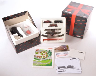 Lot 4 - Marklin Mini-Club Z Gauge Diesel Freight Train Set