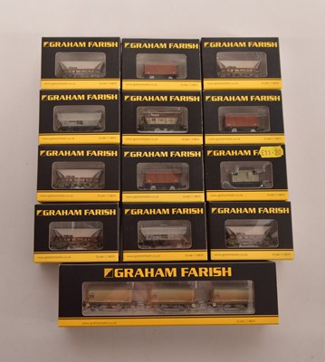 Lot 46 - Graham Farish by Bachmann Goods Wagons and Freight Stock (13)