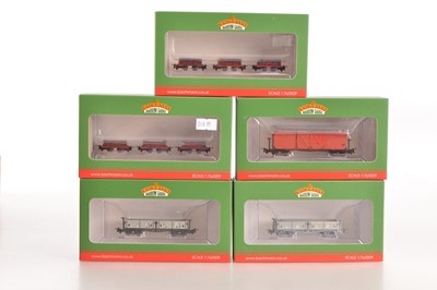 Lot 103 - Bachmann Narrow Gauge 009 Goods Wagons (5)