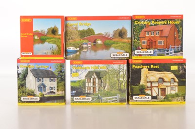 Lot 179 - Hornby (China) 00 Gauge boxed Skaledale Canal and Riverside Buildings (6)