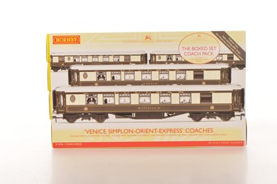 Lot 193 - Hornby (China) 00 Gauge boxed R4254 Venice Simplon -Orient Express Four Pullman Coach Pack