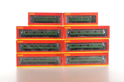 Lot 203 - Hornby (China) 00 Gauge boxed SR green Bulleid Suburban Coaches and two Maunsell Passenger Brake Vans (8)