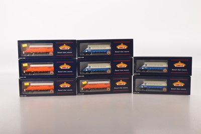 Lot 293 - Bachmann 00 gauge boxed 37-727 90-Tonne Buxton Lime Industries blue and grey and 37-326 RMC orange and red bogie Hoppers (8)