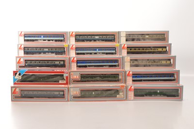 Lot 316 - Lima OO Gauge Class 121 DMUs  (15)