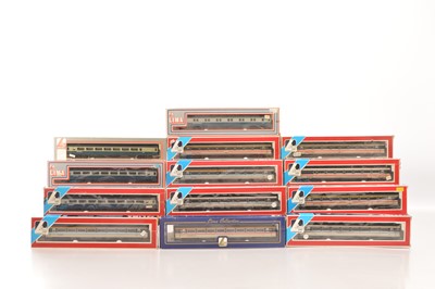 Lot 321 - Lima OO Gauge BR Coaching Stock (13)