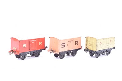 Lot 120 - Hornby 0 Gauge uncommon SR 4-wheel Vans