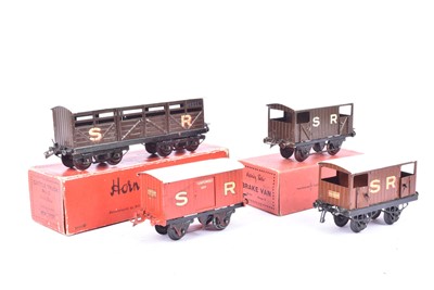 Lot 122 - Hornby 0 Gauge SR Goods Roiling stock