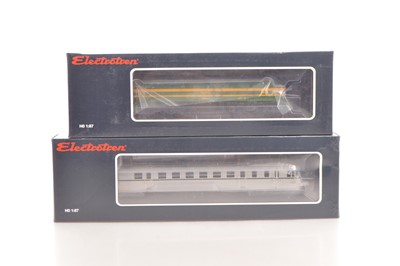 Lot 439 - Electrotren HO Gauge Spanish Electric Locomotive and Railcar (2)