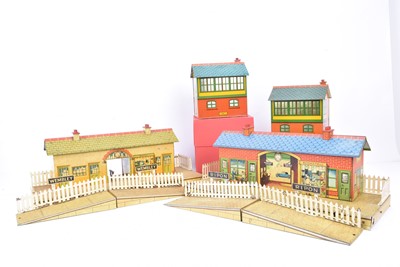 Lot 147 - Hornby 0 Gauge No 2  and No 4 Stations and No 1 Signal Cabins