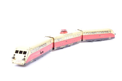 Lot 161 - French Hornby 0 Gauge Electric ETAT red and cream 'Triplet' Autorail unit