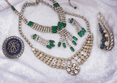 Lot 44 - A collection of paste set costume jewellery