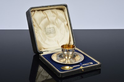 Lot 381 - A George V period cased silver Christening set