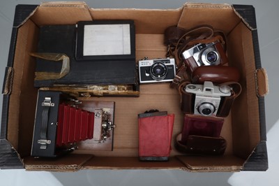 Lot 132 - A Group of Various Cameras
