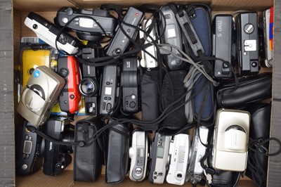 Lot 384 - A Tray of Compact Cameras