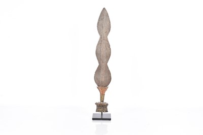 Lot 414 - A 19th Century Ngandu Saka Prestige Knife