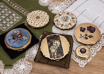 Lot 613 - Stratton compacts