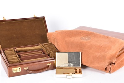 Lot 629 - A vintage Leatherette Briefcase