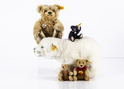 Lot 81 - A Danbury Mint The Steiff Story, limited edition Teddy Bear