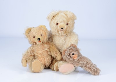 Lot 68 - Three post-war German Zotty type teddy bears