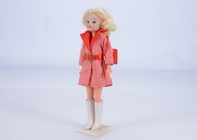 Lot 322 - A 1971-74 Sindy Trendy Girl doll