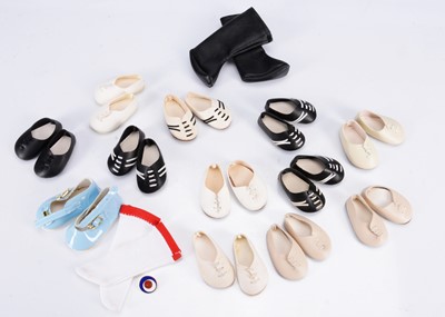 Lot 351 - A selection of Sasha dolls shoes for Gregor