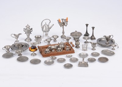 Lot 399 - German dolls' house pewter vessels
