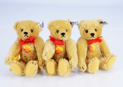 Lot 645 - A Steiff limited edtion Christening Set