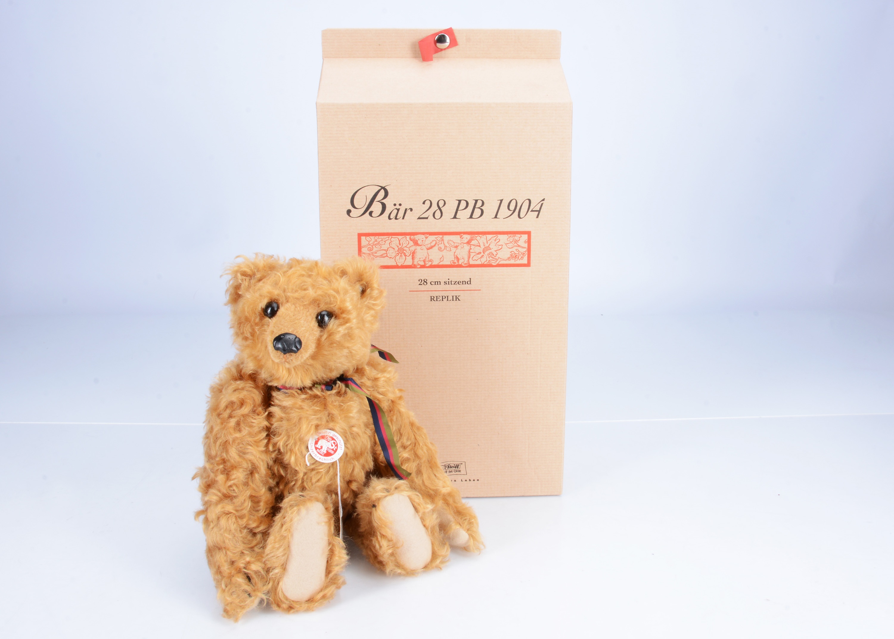Lot 648 - A Steiff limited edition replica Bear 28 PB