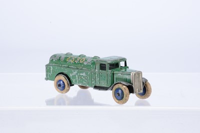 Lot 5 - A Pre-War Dinky Toys 25d Petrol Tank Wagon