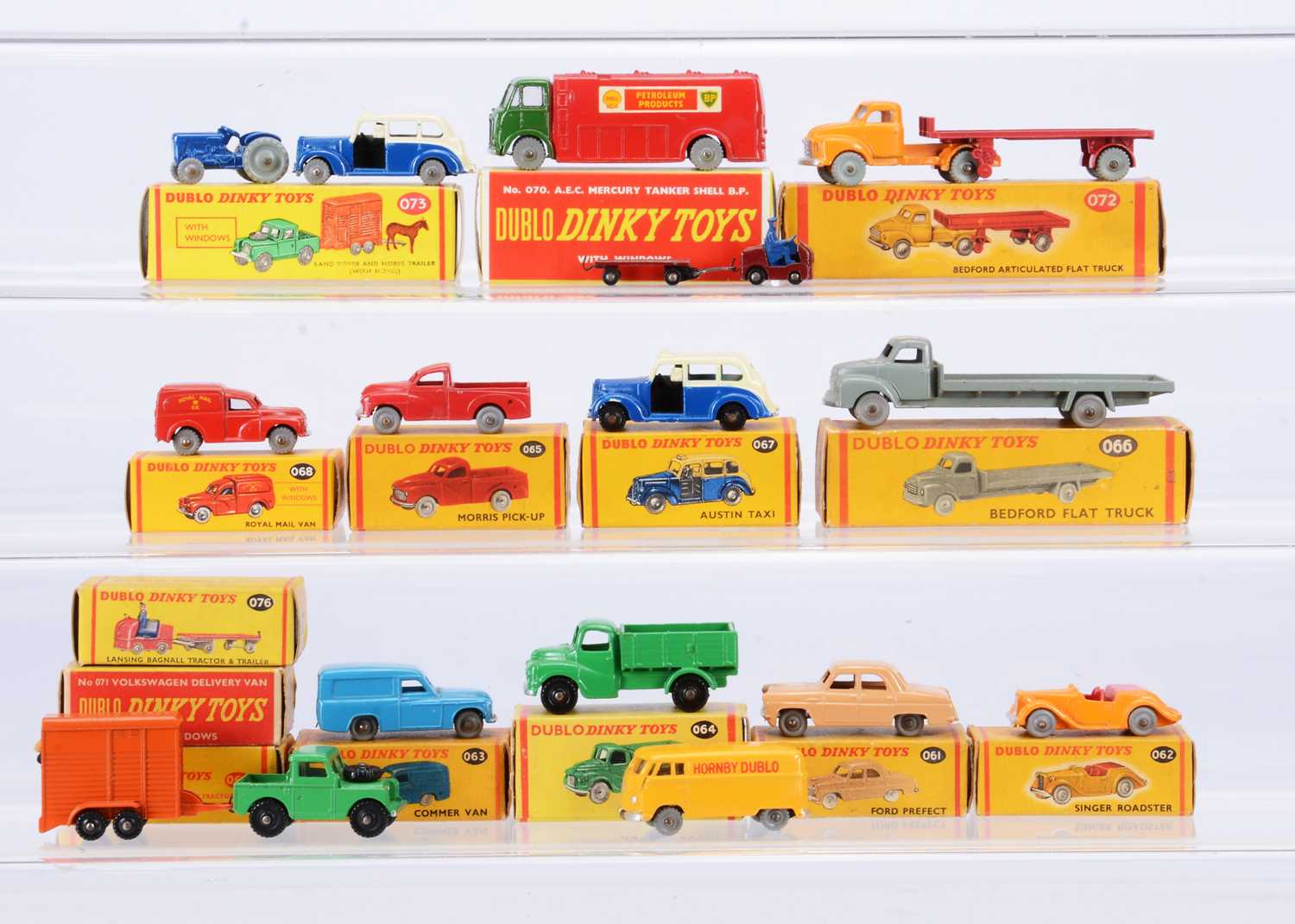 Lot 12 - Dublo Dinky Toys Set