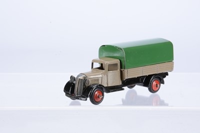 Lot 15 - A Dinky Toys 25b Covered Wagon