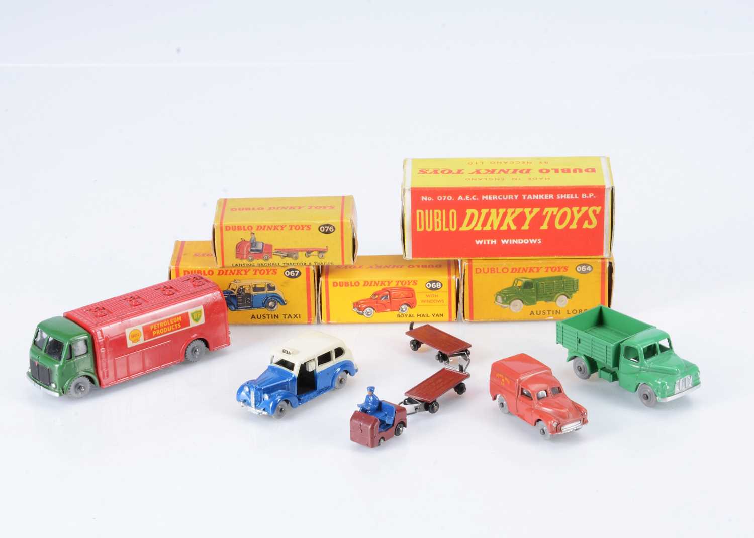 Lot 38 - Dublo Dinky Toys