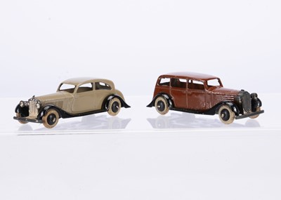 Lot 46 - Early Post-War Dinky Toys 30 Series Cars