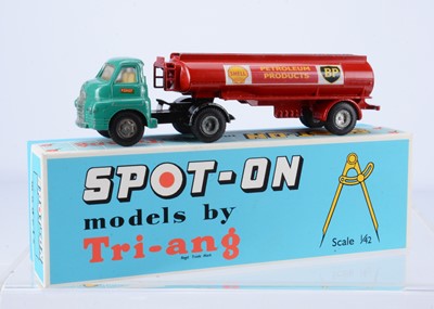 Lot 212 - A Tri-ang Spot-On No.158A/2 Bedford 'S' Type 2000 Gallon Shell-BP Tanker