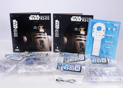 Lot 383 - DeAgostini 1:2 Scale Star Wars R2-D2 Partworks Kit Spares