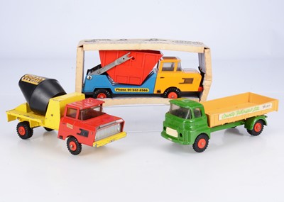 Lot 491 - A boxed Tri-ang Arc Loader Skip Lorry model from the 'Jumbo' range