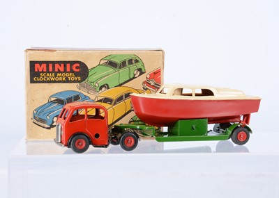 Lot 600 - A Tri-ang Minic Tinplate Clockwork 114M Post-War Articulated Lorry With Boat Trailer