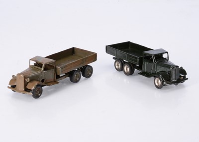 Lot 641 - Tri-ang Minic Tinplate Clockwork 66M Six Wheel Army Lorries