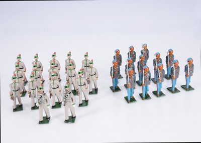 Lot 782 - Nostalgia loose 8pce set comprising 2 X set N322 Kaffrarian Rifles Africa, 1910