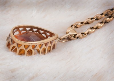 Lot 8 - A Citrine 9ct gold pendant