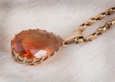 Lot 8 - A Citrine 9ct gold pendant