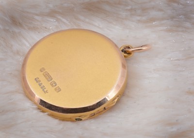 Lot 39 - A 9ct gold circular hinged locket