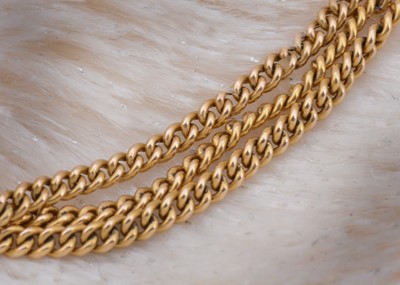 Lot 60 - A 9ct gold guard chain