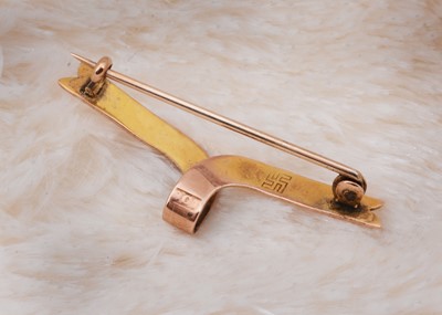 Lot 70 - A 9ct gold turquoise set bar brooch mount
